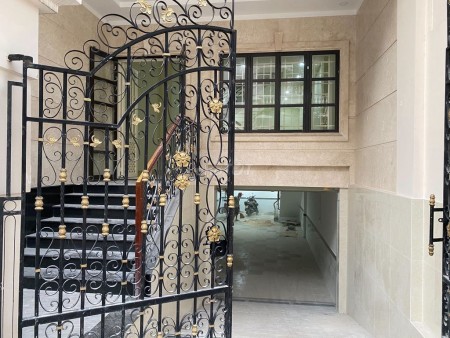 Nhà đường lớn, xe cộ qua lại nhiều, dtsd 100m2 (5mx20m), đường Phan Văn Trị, giá 38 triệu/tháng