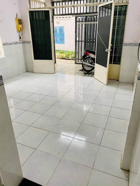 Nhà nguyên căn 70m2, tại Đường 475, Phường Phước Long B, Quận 9 cho thuê nhanh với 4tr5/tháng