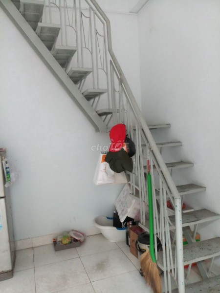 Cho thuê nhà nguyên căn dtsd 100m2 tại Phước Long B, Quận 9. Giá thuê chỉ 5 triệu/tháng