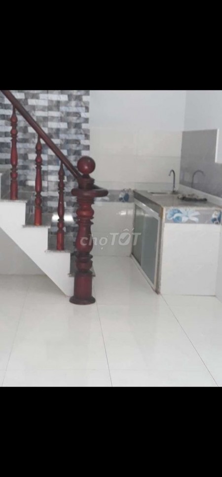 Nhà nguyên căn nhỏ nhắn xin xắn, 1 trệt 1 lầu xây dựng kiên cố riêng biệt tại Quận 12