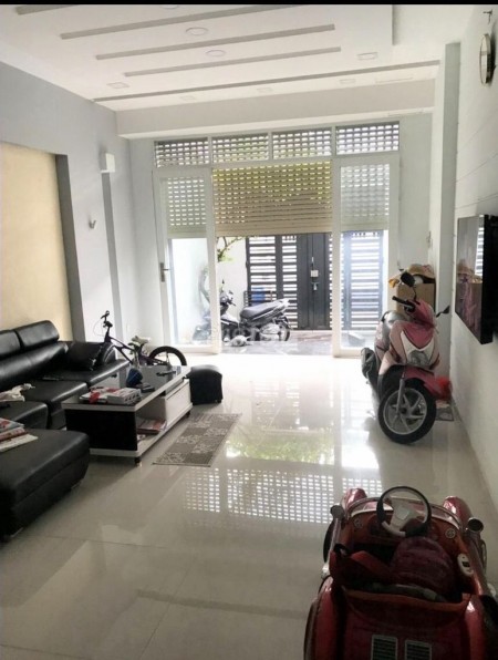 Cho thuê nhà trống 230m2 (4.5mx18m), giá 12 triệu/tháng, hẻm xe hơi đường số 11, Bình Tân