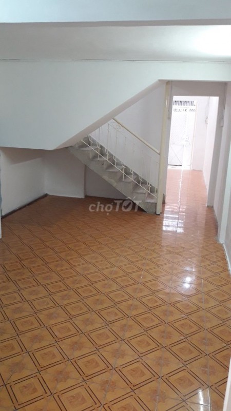 Cho thuê nhà nguyên căn tại Hẻm xe hơi Lê Tự Tài, Phú Nhuận. Nguyên căn 56m2, 2 tầng giá 12 triệu/tháng