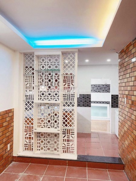 Chủ chưa sử dụng cần cho thuê nhà Quận 5, rộng 75.84m2, 3 tầng, giá 10 triệu/tháng, lh 0931152584