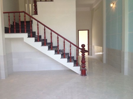 Cho thuê nhà nguyên căn trên đường Cộng Hòa Phường 13, Quận Tân Bình. Giá thuê cả căn chỉ 12 triệu