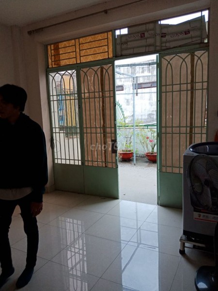 Cho thuê nhà nguyên căn Quận Tân Bình, 4mx11m, 2 tầng, 2PN, 2WC