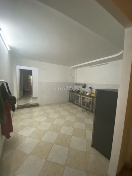 Nhà cho thuê nguyên căn 80m2 ( 4m x 20m ) Hai Bà Trưng, Đa Kao, Quận 1