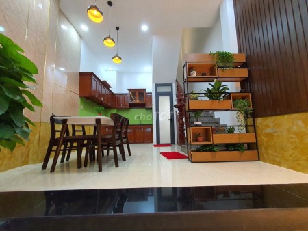 Cho thuê nhà Quận Gò Vấp, dtsd 44m2 (4mx11m), có sẵn đồ, giá 11 triệu/tháng, lh 0865170631