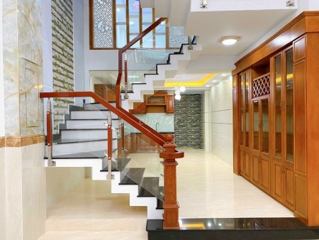 Nhà mới xây siêu đẹp, sạch bông, sáng bóng, dt 4m x 18m, tại Bùi Đình Túy, Bình Thạnh