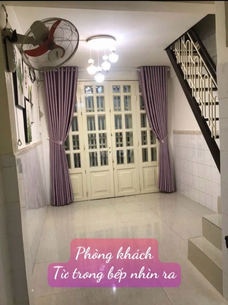 Nhà ở cho thuê nguyên căn riêng biệt trên con đường sầm uất nhộn nhịp ngay Trần Hưng Đạo trung tâm Quận 1