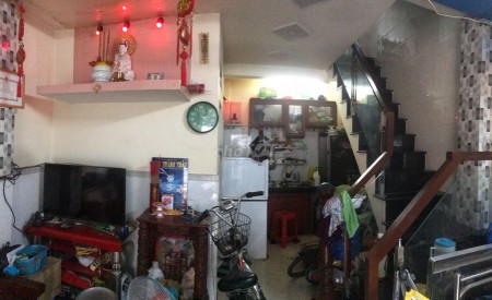 Cho thuê nhà nguyên căn 4mx7m, 1 trệt 1 lầu, 2 phòng ngủ, đường Bình Thới Q. 11