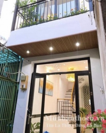 Nhà sang chảnh, siêu đẹp, thiết kế hiện đại, sàn gỗ cao cấp mới tinh tại Lý Thái Tổ Quận 10