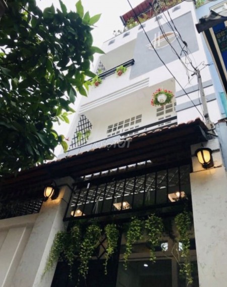 Nhà nguyên căn trong hẻm thông đường Ba Tháng Hai Quận 10. Có 1 trệt 3 lầu, 3PN