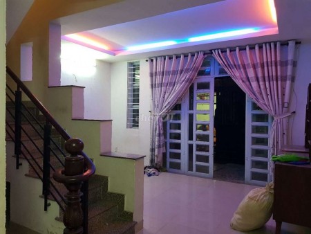 Cho thuê nhà nguyên căn đúc kiên cố 1 lầu, 3PN, giá thuê 8 triệu3 /tháng tại 47/45 Nguyễn Tư Giản