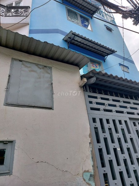 Cần cho thuê nhà nguyên căn tại Đoàn Văn Bơ, Nhà 4 tầng, 3 phòng ngủ