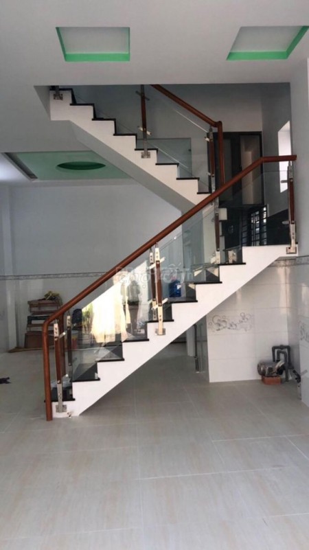 Cho thuê nhà nguyên căn 5m x 10m, tại Lý Chiêu Hoàng Phường 10, Quận 6