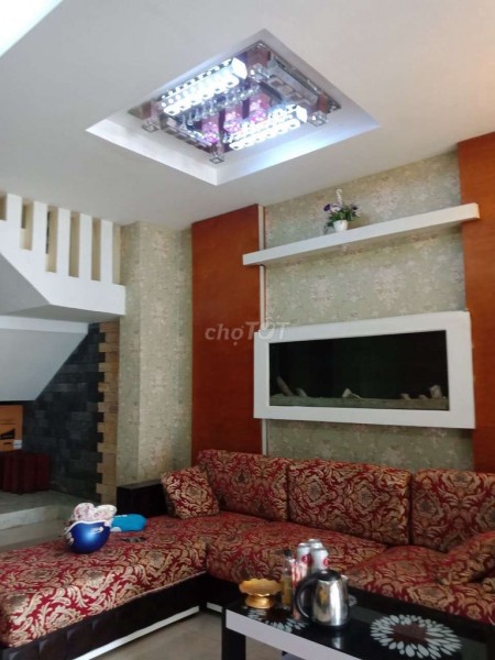 Nhà nguyên căn 5.5m x 25m, 1 trệt 2 lầu, 3 phòng ngủ, full nội thất tại Nguyễn Văn Quỳ, Phú Thuận, Quận 7