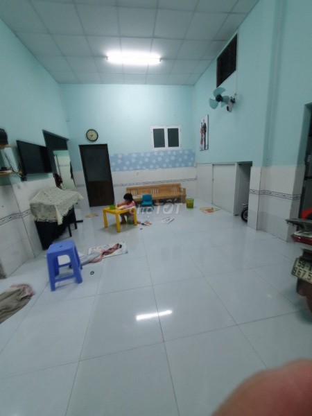 Mình cần cho thuê nhà rộng 70m2, 2 tầng, đúc bê tông kiên cố, giá 7 triệu/tháng, đường số 40, Thủ Đức