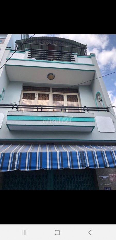 Cho thuê nhà nguyên căn 100m2, 1 trệt 1 lầu và 1 sân thượng, mặt tiền chợ trên đường Đất Mới, Bình Tân