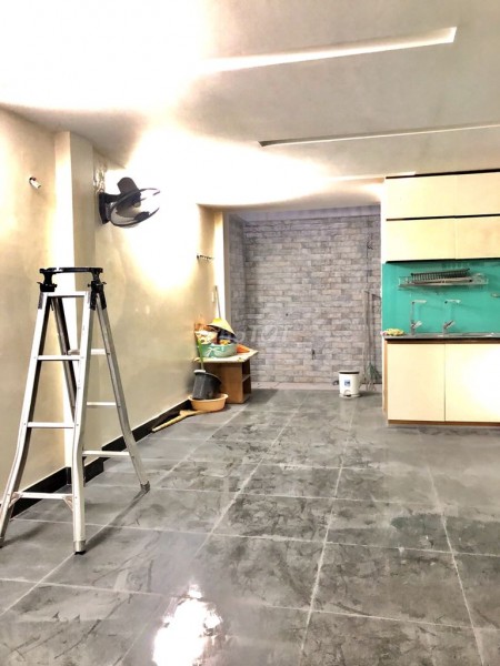 Nhà nguyên căn cho thuê tại Lê Văn Sỹ, Phú Nhuận. Dt 4m x 17m, 4PN, 3WC