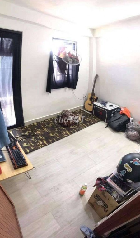 Trống nhà rộng 25m2, 3 tầng cần cho thuê giá 7.5 triệu/tháng, hẻm Nguyễn Kiệm, Phú Nhuận