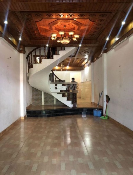 Nguyên căn mặt tiền đường Nguyễn Cửu Đàm, Quận Tân Phú cần cho thuê giá 25 triệu/tháng, dtsd 252m2