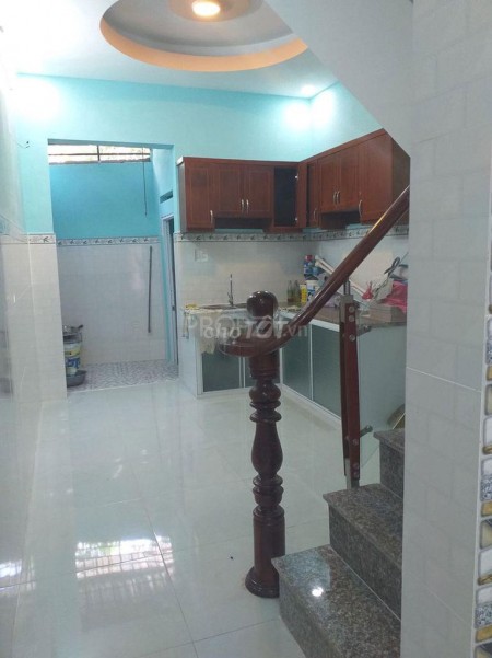 Nhà mặt tiền Lê Văn Lương, Nhà Bè cần bán nhà rộng 120m2 (3.5mx14m), giá 8 triệu/tháng, LHCC