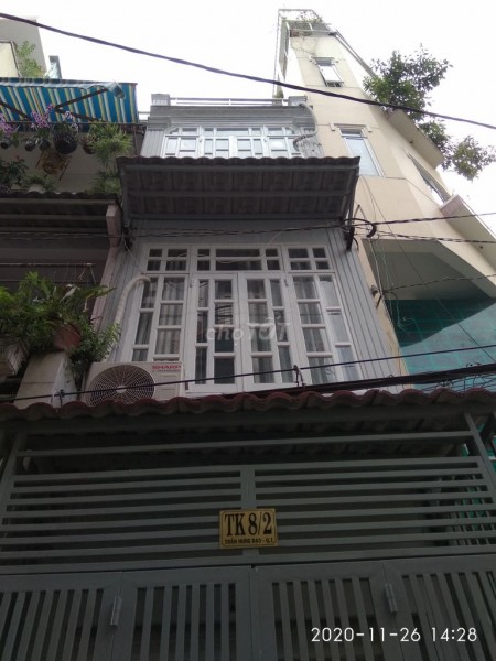 Nhà nguyên căn 3 tầng, 4PN, ngay Trần Hưng Đạo trung tâm Quận 1