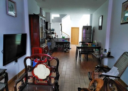 Hẻm Tân Quý, Quận Tân Phú có nhà nguyên căn cần cho thuê nhanh giá 18 triệu/tháng, dtsd 280m2, nở hậu