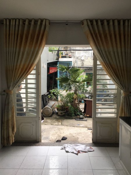 Cho thuê nhà rộng 55m2, 3 tầng, 2 PN, chưa nội thất, hẻm 220/24 Hoàng Hoa Thám, Bình Thạnh