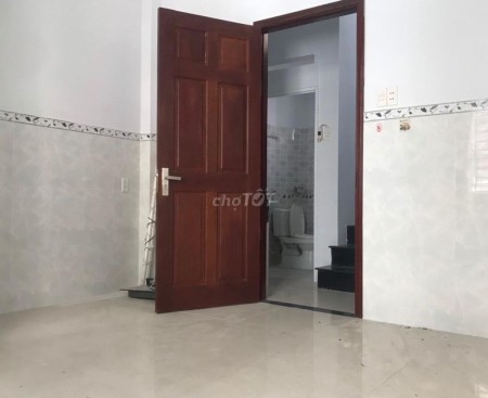 Nhà nguyên căn tại Tô Hiến Thành, dt 4m x 7.5m, 1 trệt 1 lững 2 lầu cho thuê 14 triệu/tháng