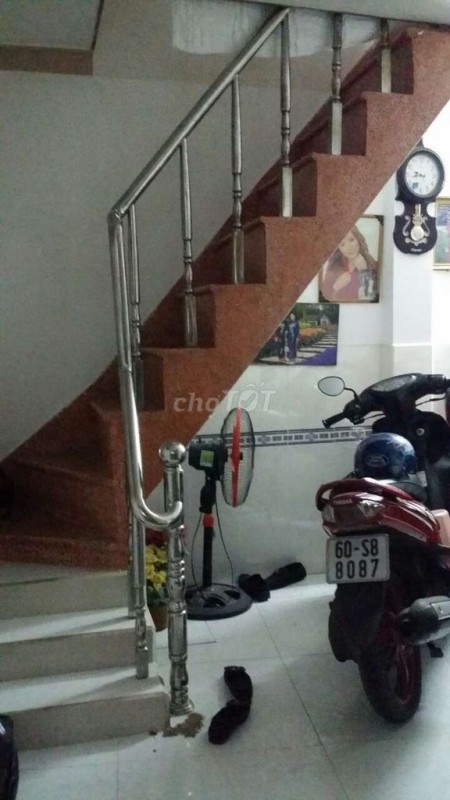 Cần cho thuê nhanh nhà rộng 18m2, 4 tầng, giá 4 triệu/tháng, hẻm Nguyễn Văn Công, Quận Gò Vấp