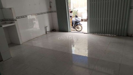 Có nhà hẻm 334/8 Chiến Lược, Bình Tân cần cho thuê nhà rộng 40m2, 2 tầng, giá 5.5 triệu/tháng