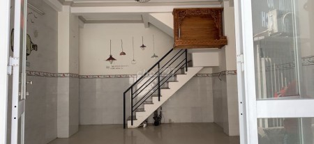 Hẻm Phú Định, phường 16, Quận 8 cần cho thuê nhà 3 tầng, dtsd 40m2, giá 7 triệu/tháng
