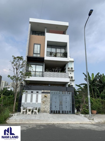 Cho thuê nhà nguyên căn 400m2 ngay đường Song Hành, Phường An Phú, Quận 2