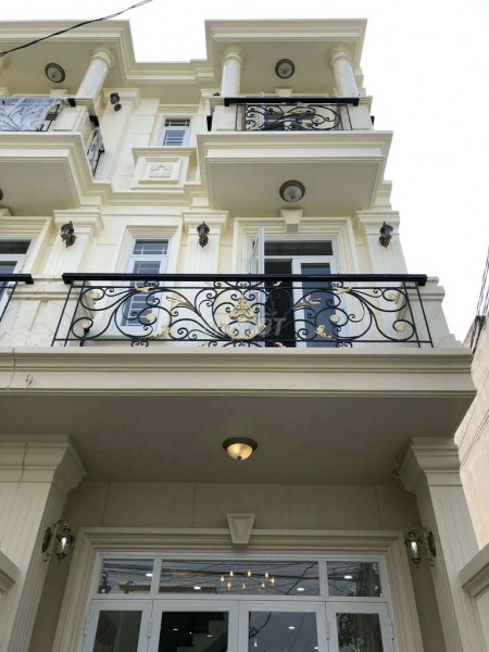 Có nhà nguyên căn rộng 300m2, 4 tầng, đúc bê tông kiên cố, giá 8 triệu/tháng, đường Thạnh Xuân 21, Quận 12