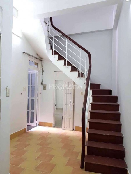 Cho thuê nhà nguyên căn 1 trệt 2 lầu, 2pn tại hẻm Âu Dương Lân Quận 8