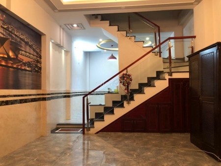 Cho thuê nhà nguyên căn 1 trệt 2 lầu, 6m x 11m, có 4pn nhà mới đẹp