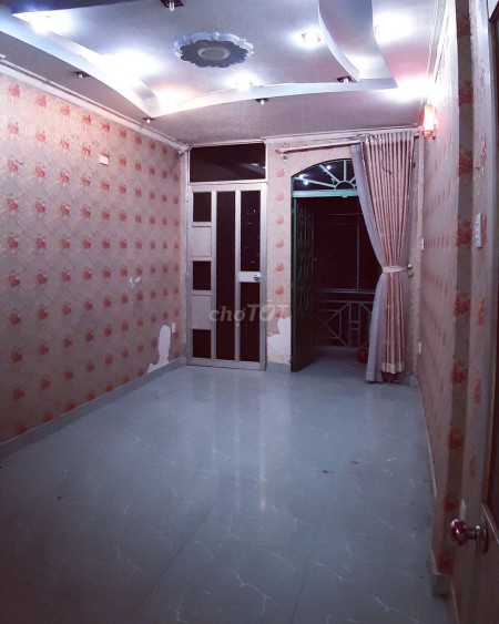 Cho thuê nhà nguyên căn tại Cách Mạng Tháng 8, Quận 3 nhà mới đang trống có thể chuyển vào ngay