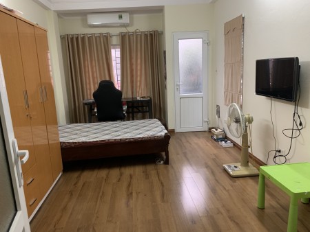 Nhà ở 5 tầng khu vực Xuân Đỉnh, CV Hòa Bình