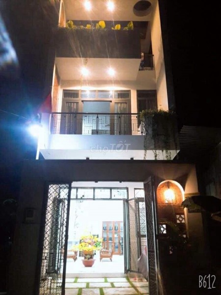 Nhà nguyên căn tại Quận 9 nhà mới đẹp, 53m2, 1 trệt 2 lầu. Giá thuê 12 triệu/tháng