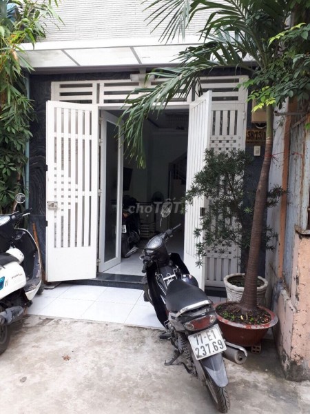 Cho thuê nhà nguyên căn tại Tôn Thất Thuyết Quận 4, 1 trệt 2 lầu 1 lững và 1 sân thượng, giá thuê 10 triệu/tháng