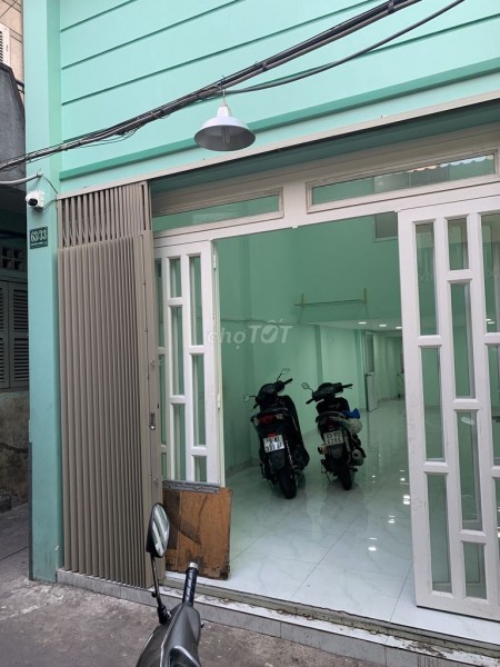 Nhà nguyên căn chính chủ rộng 73m2, 2 tầng, cho thuê giá 15 triệu/tháng, hẻm Phó Đức Chính, Quận 1