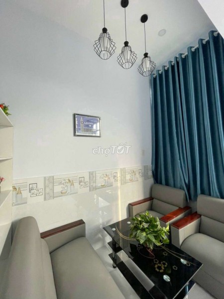 Nhà nguyên căn rộng 68m2 (4mx17m), 2 phòng ngủ, đường số 37, Thủ Đức, giá 8 triệu/tháng