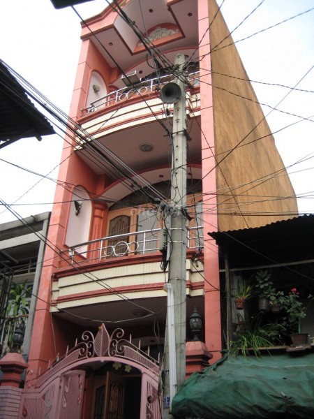 Nhà trống cần cho thuê 4m x 14m giá thuê 15 triệu/tháng tại Nguyên Hồng Bình Thạnh