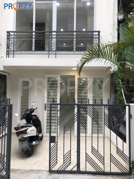 Nhà nguyên căn mới, 300m2, có 1 trệt 2 lầu tại Tân Định Quận 1