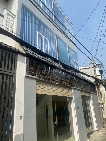 Có căn nhà cần cho thuê 70m2, trệt 2 lầu và sân thượng tại Quang Trung, Gò Vấp