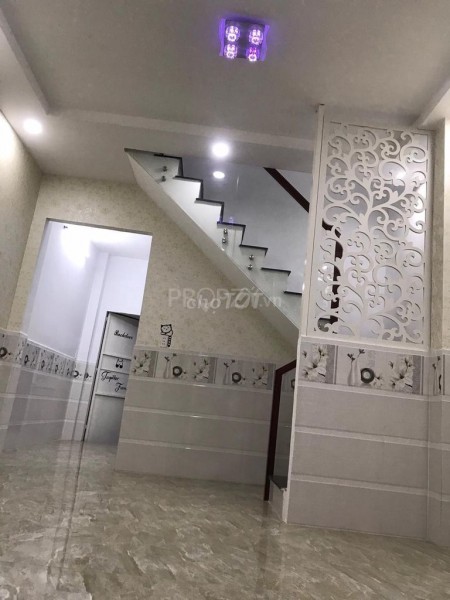 Khu dân cư đông đúc đường Nơ Trang Long cần cho thuê nguyên căn 2 tầng, giá 10 triệu/tháng, dtsd 40m2