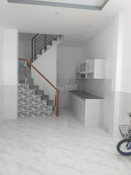 Cho thuê nhà nguyên căn dt 3.5m x 10m, 1 trệt 2 lầu và 1 sân thượng tại Bình Chánh