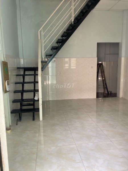 Cho thuê nguyên căn nhà riêng biệt 1 trệt và 1 tầng lầu tại đường Trần Hưng Đạo, Quận 5