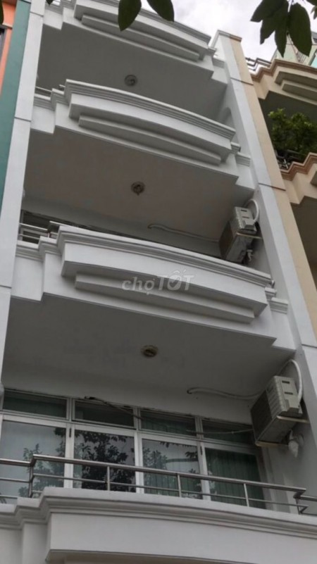 Cho thuê nhà nguyên căn tại Hoàng Sa trung tâm Quận 1, có mặt bằng rộng thuận tiện kinh doanh